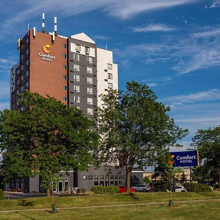 Comfort Hotel Airport North Toronto Exterior photo