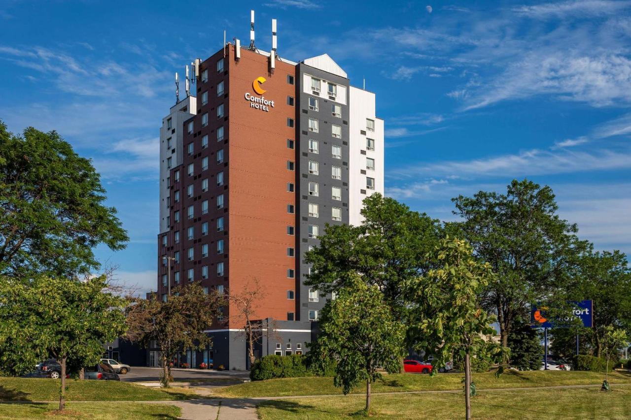 Comfort Hotel Airport North Toronto Exterior photo